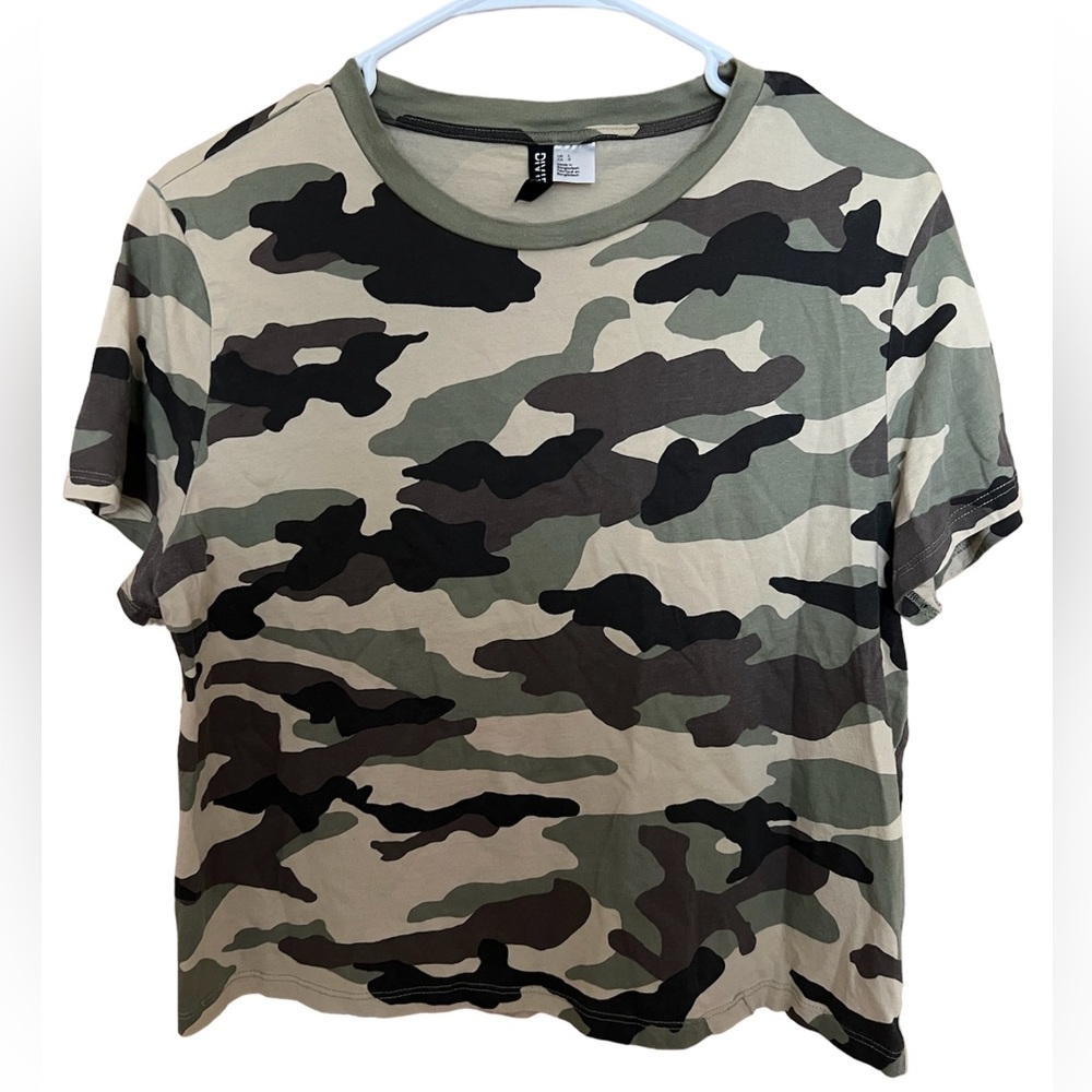 H&M Divided Women’s Camouflage Tee Shirt
